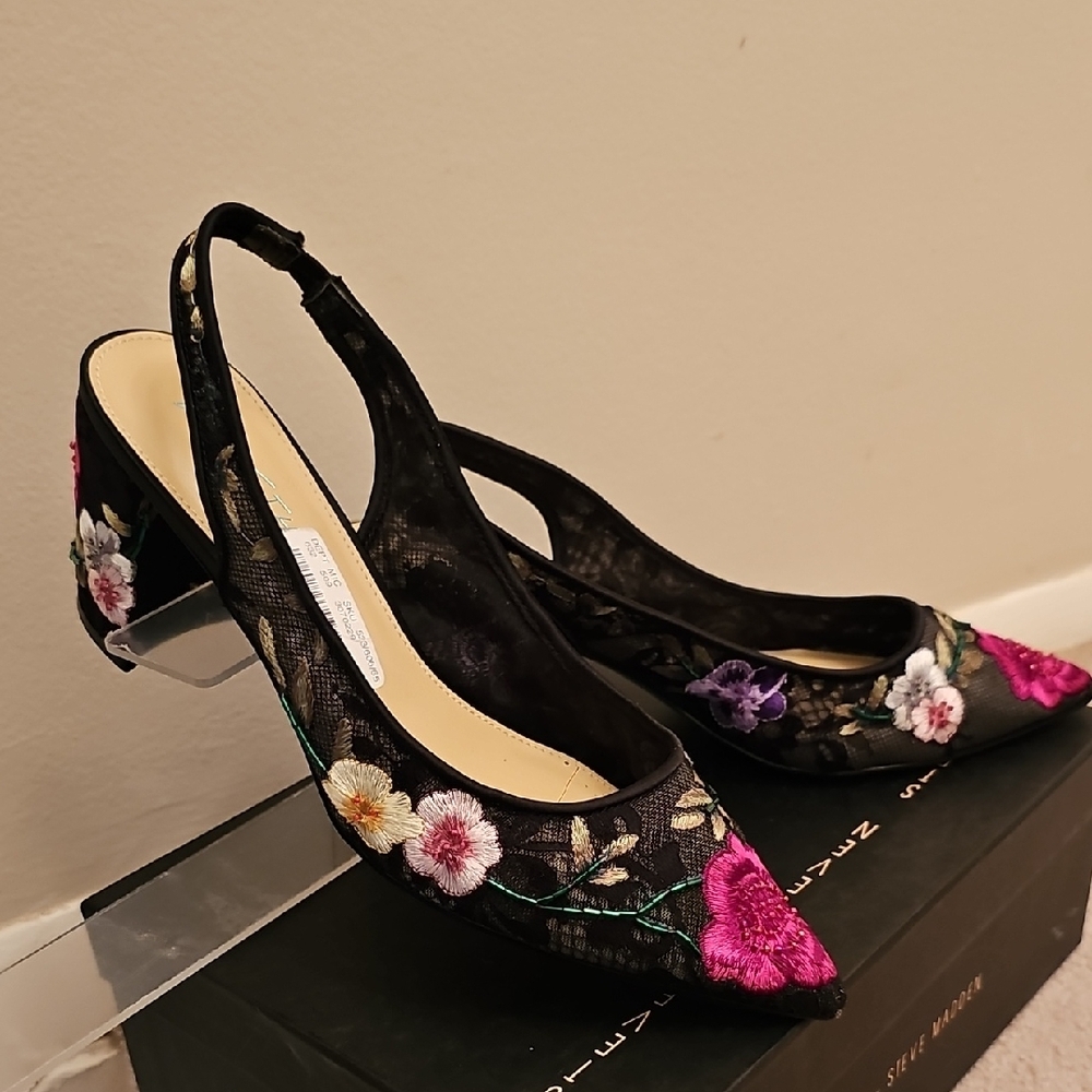 Betsey Johnson Black Slingback Heels with Pink & White Floral Embroidery - Picture 2 of 9